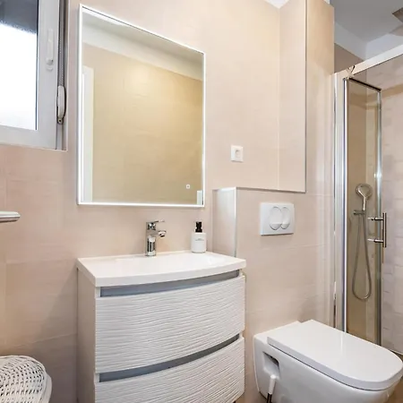 Appartement 1 Bedroom Beautiful In Zadar