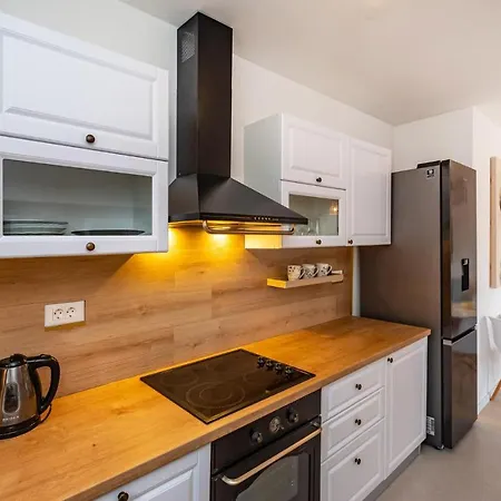 Apartment 1 Bedroom Beautiful In Zadar