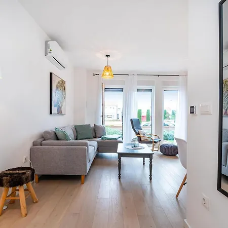 1 Bedroom Beautiful In Appartamento *