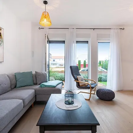 1 Bedroom Beautiful In Appartamento